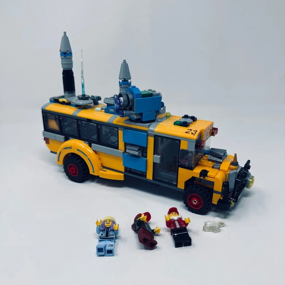 Lego hidden side